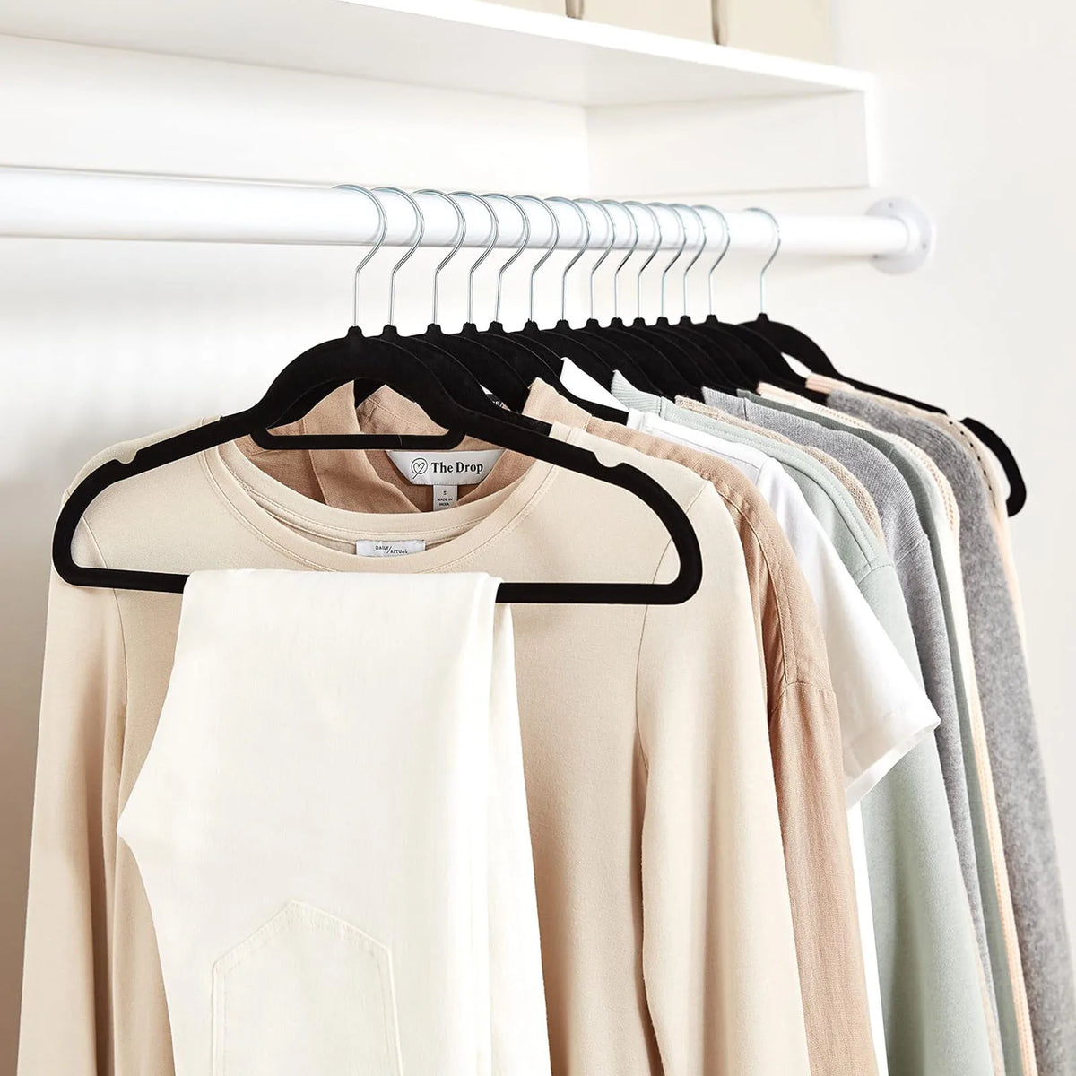Premium Non Slip Velvet Hangers With Rotating Hooks